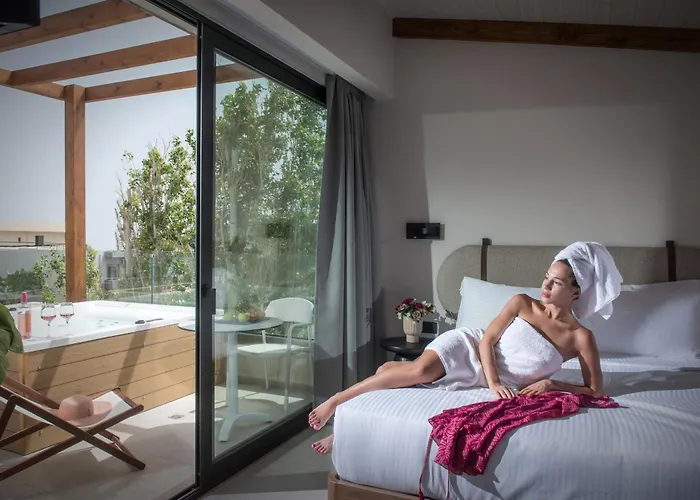Vaya Suites By Omilos Hotels